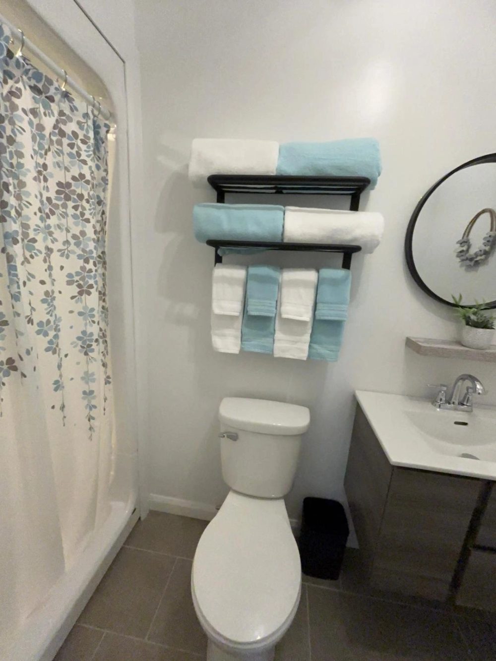 Unit B ensuite bathroom off the main bedroom.